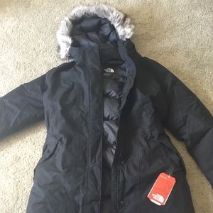 North face woman’s parka large